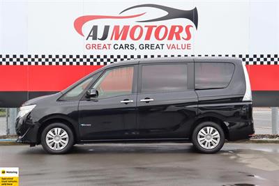 2016 Nissan Serena - Thumbnail