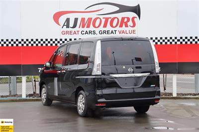 2016 Nissan Serena - Thumbnail