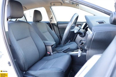 2017 Toyota Corolla - Thumbnail