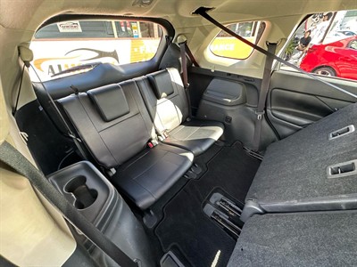 2014 Mitsubishi Outlander - Thumbnail
