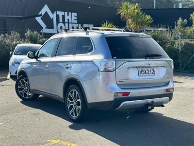 2014 Mitsubishi Outlander - Thumbnail