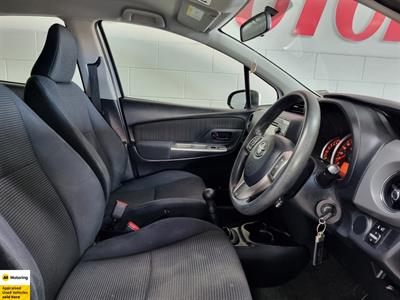 2015 Toyota Yaris - Thumbnail