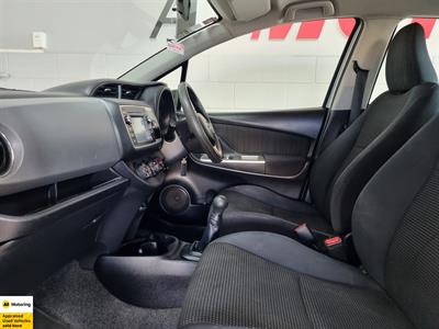 2015 Toyota Yaris - Thumbnail