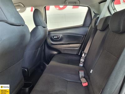 2015 Toyota Yaris - Thumbnail