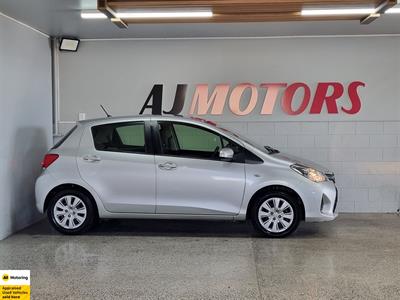 2015 Toyota Yaris - Thumbnail