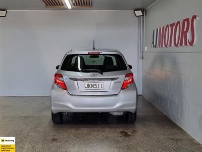 2015 Toyota Yaris - Thumbnail