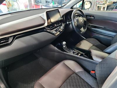 2018 Toyota C-HR - Thumbnail