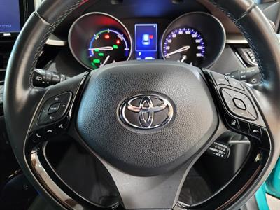 2018 Toyota C-HR - Thumbnail