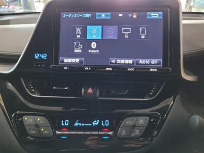 2018 Toyota C-HR - Thumbnail