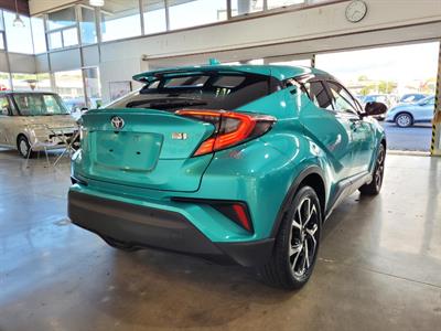 2018 Toyota C-HR - Thumbnail