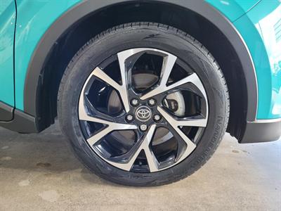 2018 Toyota C-HR - Thumbnail