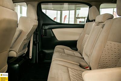 2016 Toyota Alphard - Thumbnail