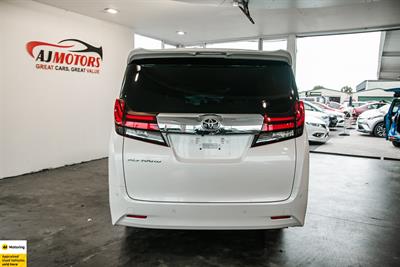 2016 Toyota Alphard - Thumbnail