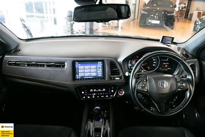 2017 Honda Vezel - Thumbnail