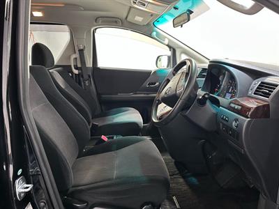 2013 Toyota Vellfire - Thumbnail