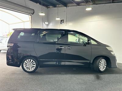 2013 Toyota Vellfire - Thumbnail