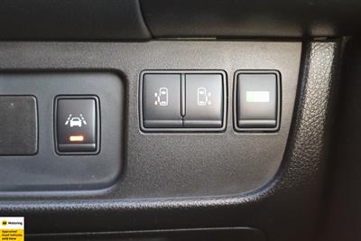2015 Nissan serena - Thumbnail