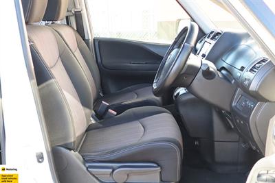 2015 Nissan serena - Thumbnail