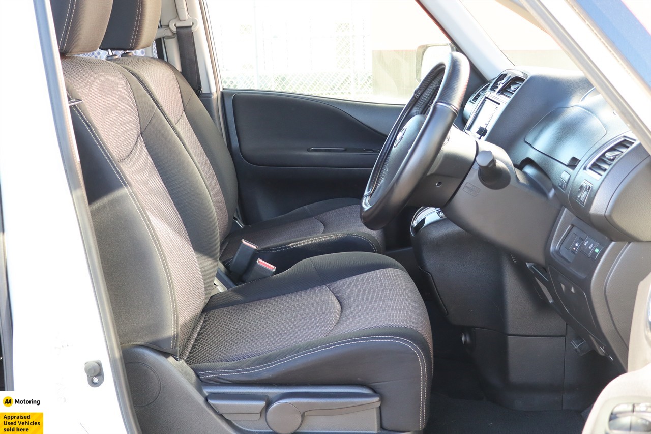 2015 Nissan serena