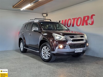 2017 Isuzu MU-X - Thumbnail