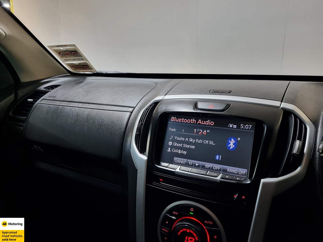2017 Isuzu MU-X