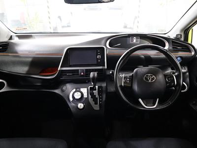 2016 Toyota Sienta - Thumbnail