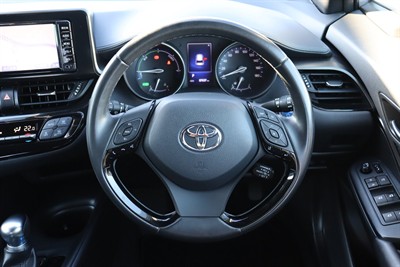 2018 Toyota C-HR - Thumbnail