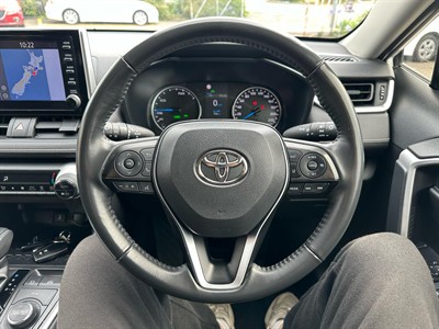 2022 Toyota RAV4 - Thumbnail