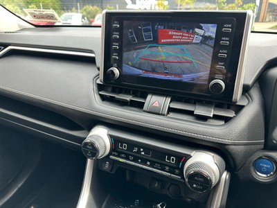 2022 Toyota RAV4 - Thumbnail