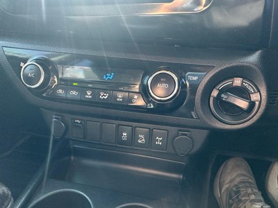 2017 Toyota Hilux - Thumbnail