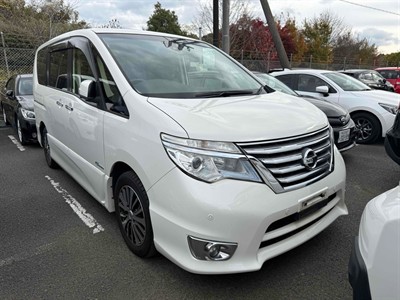 2015 Nissan Serena - Thumbnail