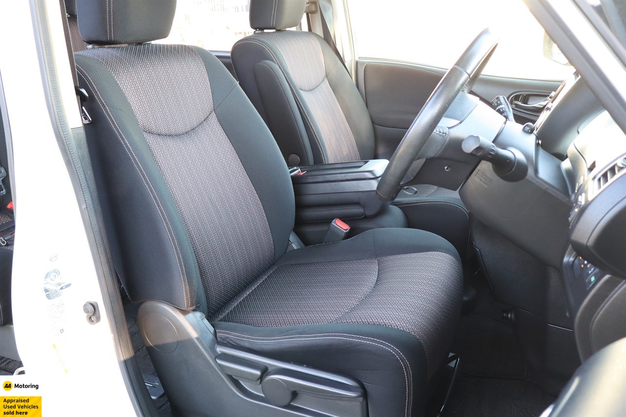 2015 Nissan Serena