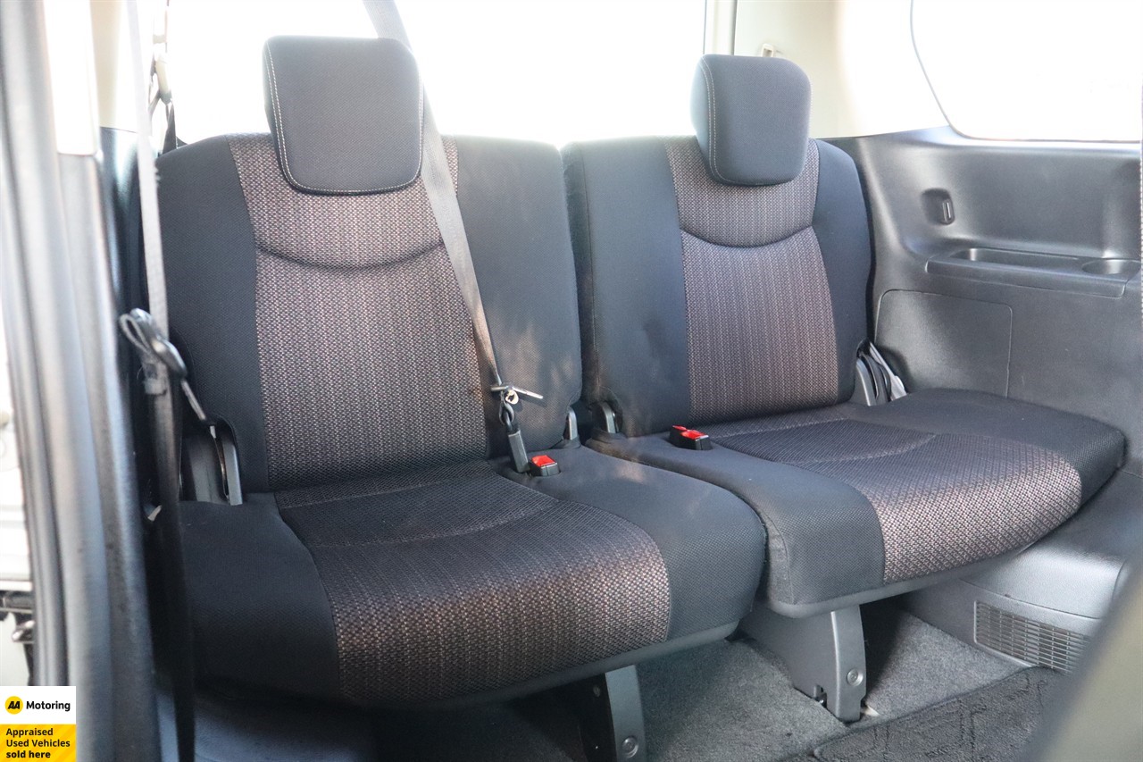 2015 Nissan Serena