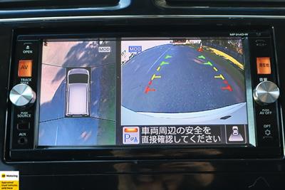 2015 Nissan Serena - Thumbnail
