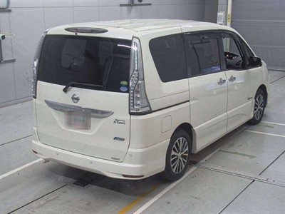 2015 Nissan Serena - Thumbnail