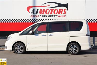 2015 Nissan Serena - Thumbnail