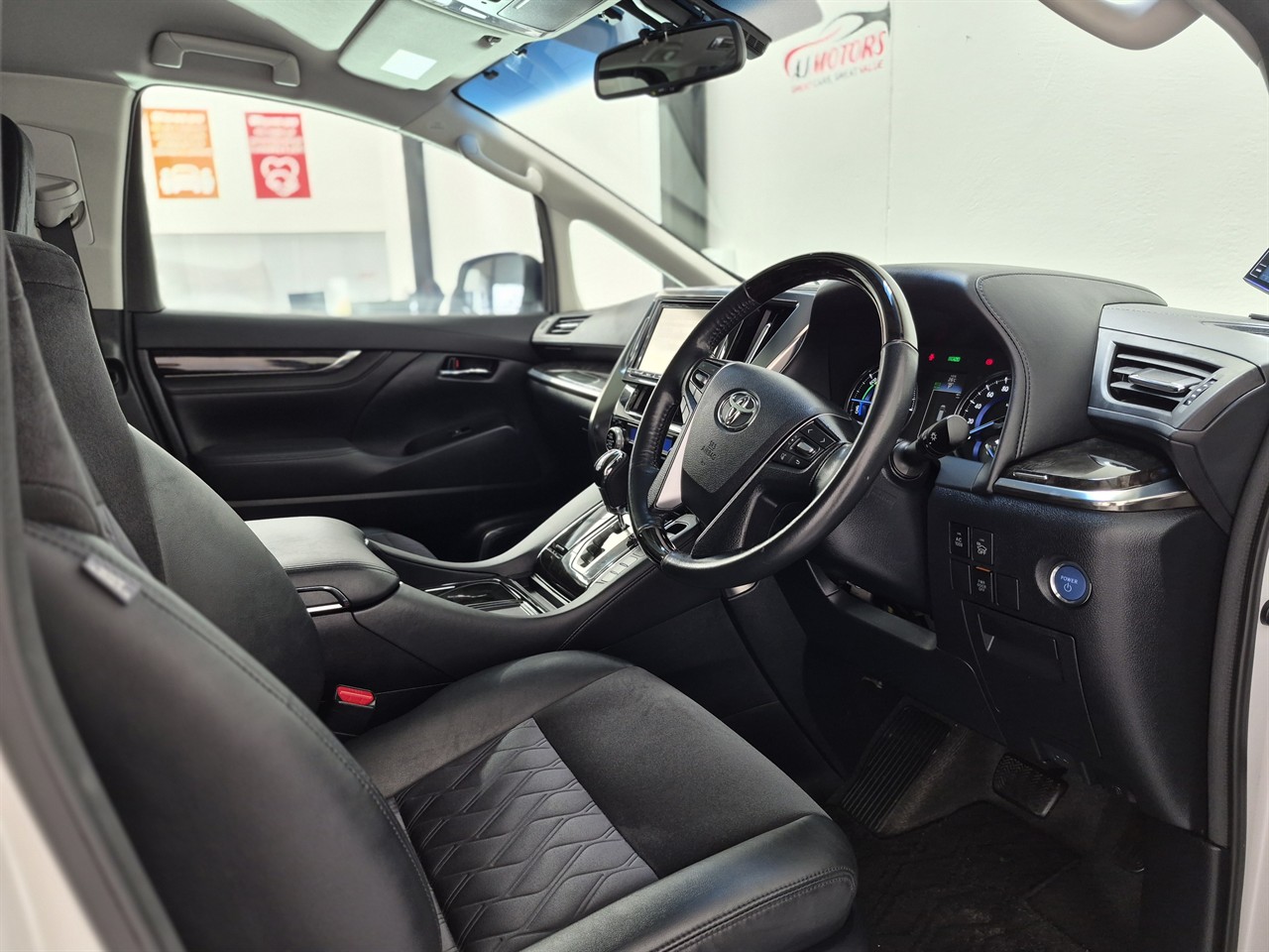 2015 Toyota Vellfire