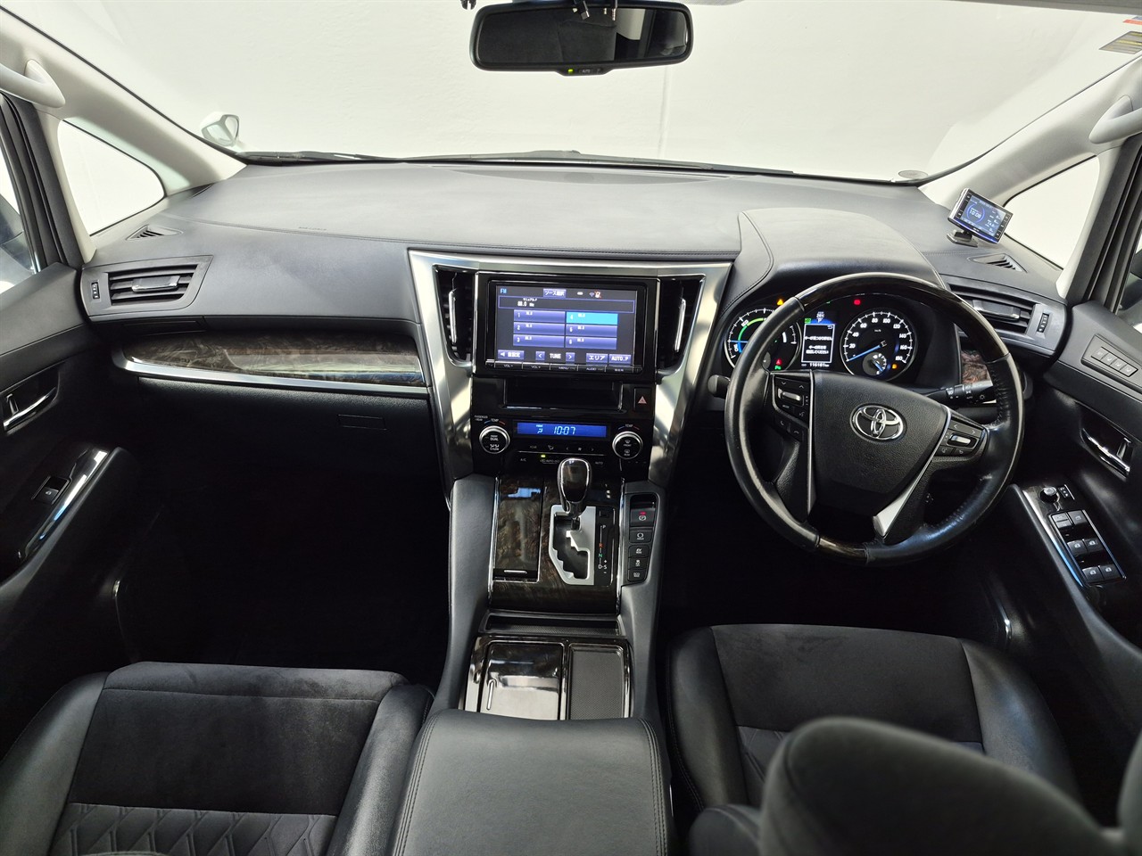 2015 Toyota Vellfire