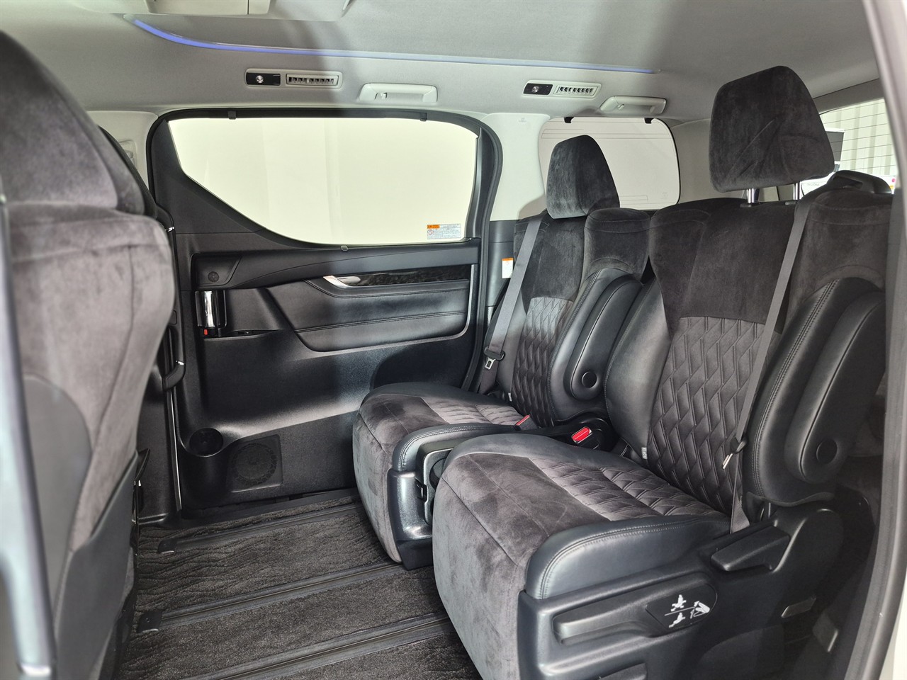 2015 Toyota Vellfire