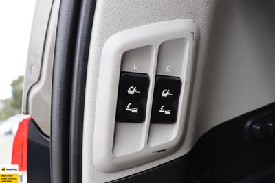 2016 Toyota Land Cruiser Prado - Thumbnail