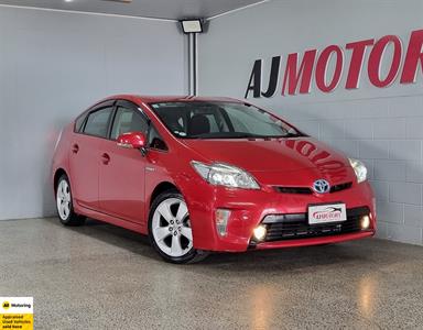 2014 Toyota Prius - Thumbnail