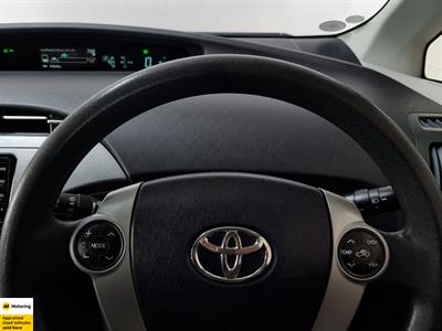2014 Toyota Prius - Thumbnail