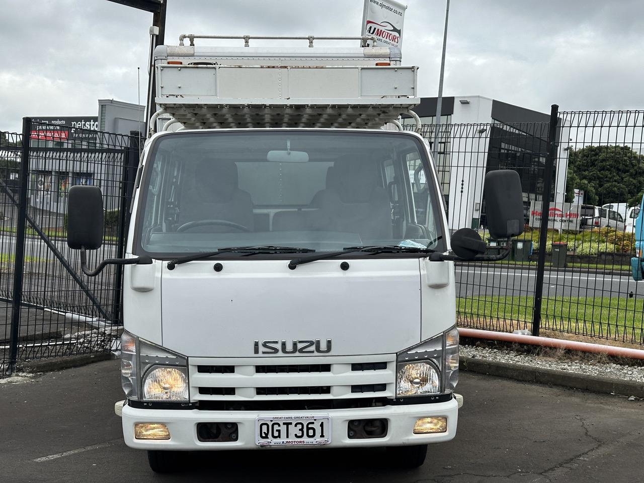 2011 Isuzu ELF