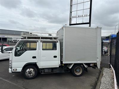 2011 Isuzu ELF - Thumbnail