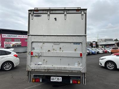 2011 Isuzu ELF - Thumbnail