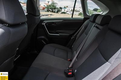 2021 Toyota RAV4 - Thumbnail