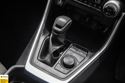2021 Toyota RAV4 - Thumbnail