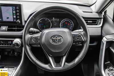2021 Toyota RAV4 - Thumbnail