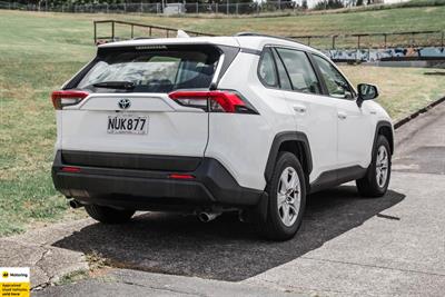 2021 Toyota RAV4 - Thumbnail