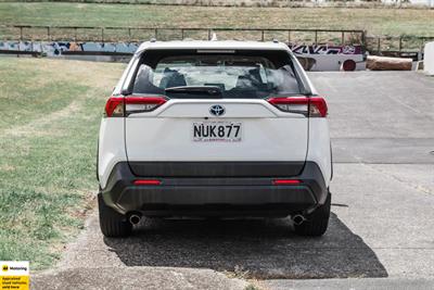 2021 Toyota RAV4 - Thumbnail